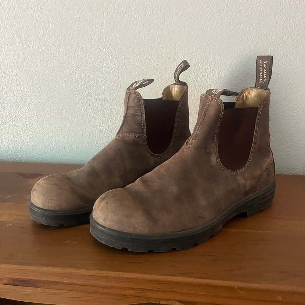 BLUNDSTONES rustic brown boots